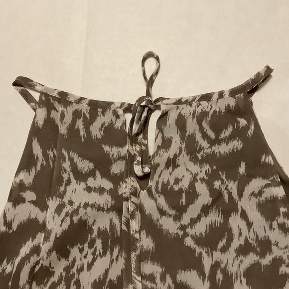 Ann Taylor women’s Ruffle Front Blouse Brown Sleeveless - Picture 7 of 9